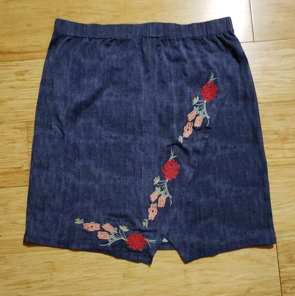 NWT Stitchfix THML Elvina Skirt - Size Medium